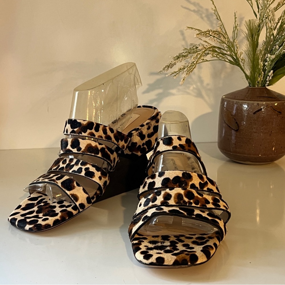 Sandals - Picture 2 of 9